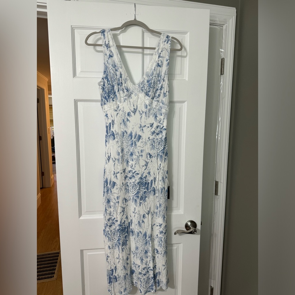Light blue floral and white lulus brand size medium